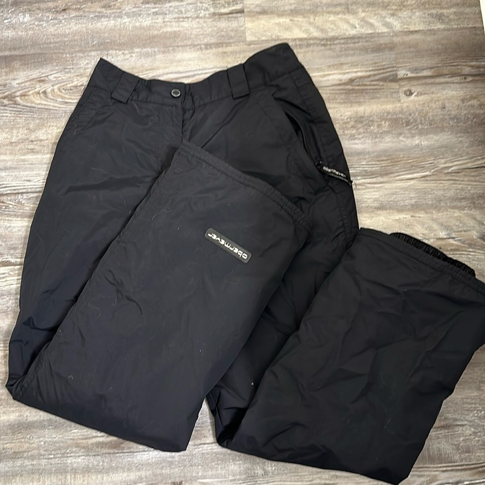 New Women’s Obermeyer, snow/ski pants, size 8 (fits more like a small)